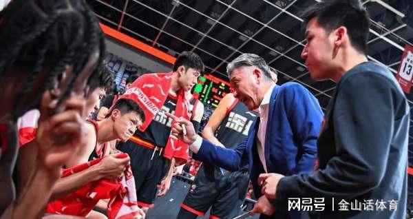 网页版地址-不贪功!率队击败2支争冠热门球队,28岁锋卫,赛后盛赞自己主帅