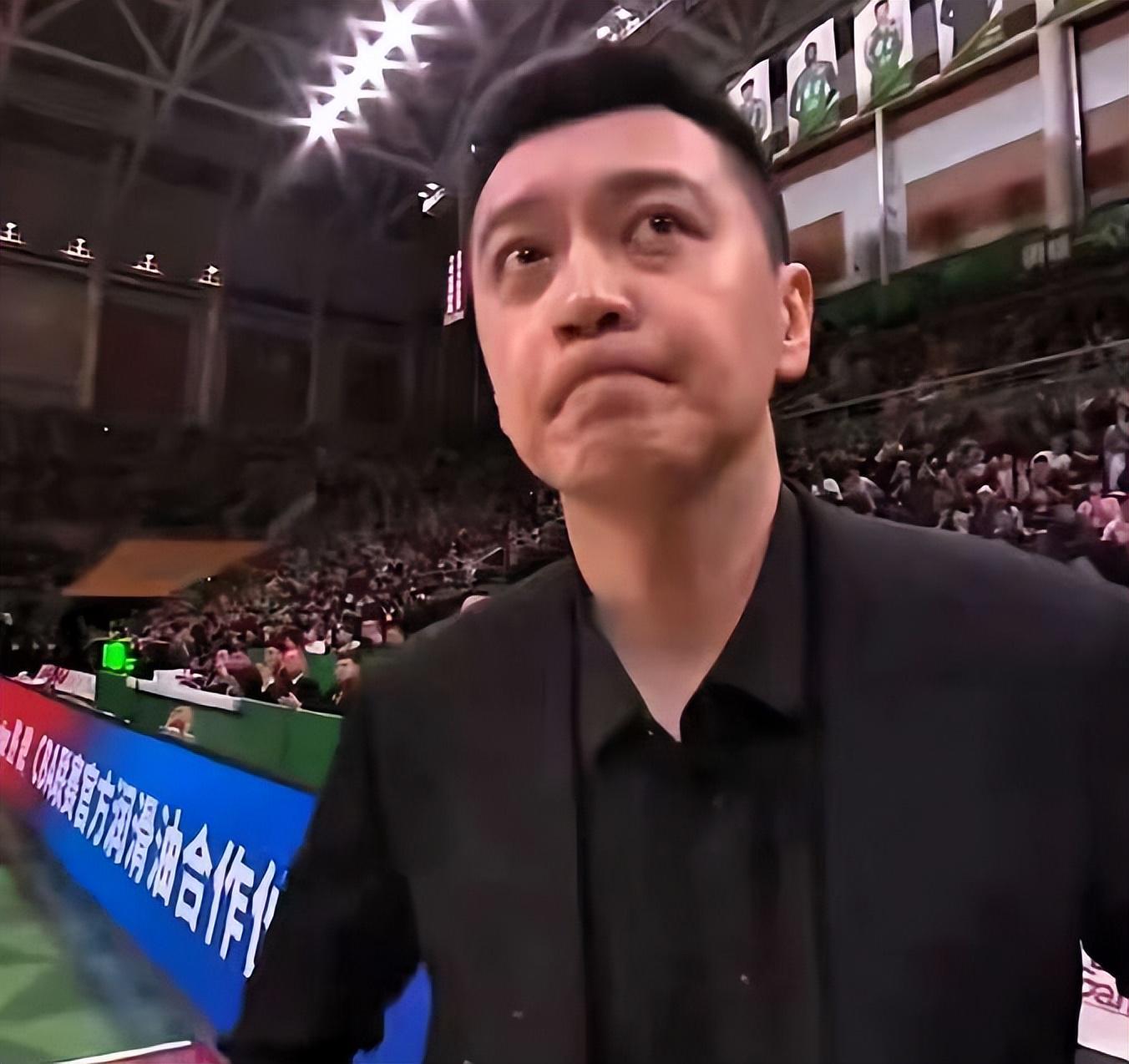 BB Sports-有谁注意到，昨晚比赛中，杨鸣的表情举动，都在发出无声的抗议啊