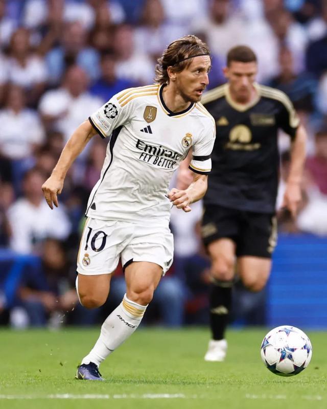 1695249935862029193.jpeg 贝博体育-【欧冠】贝林厄姆上演补时绝杀!皇马1比0柏林联盟