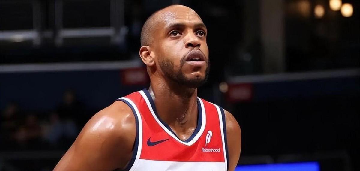 最失败的管理层!1个历史级巨星 只换来4个边缘人 选秀权还没保障