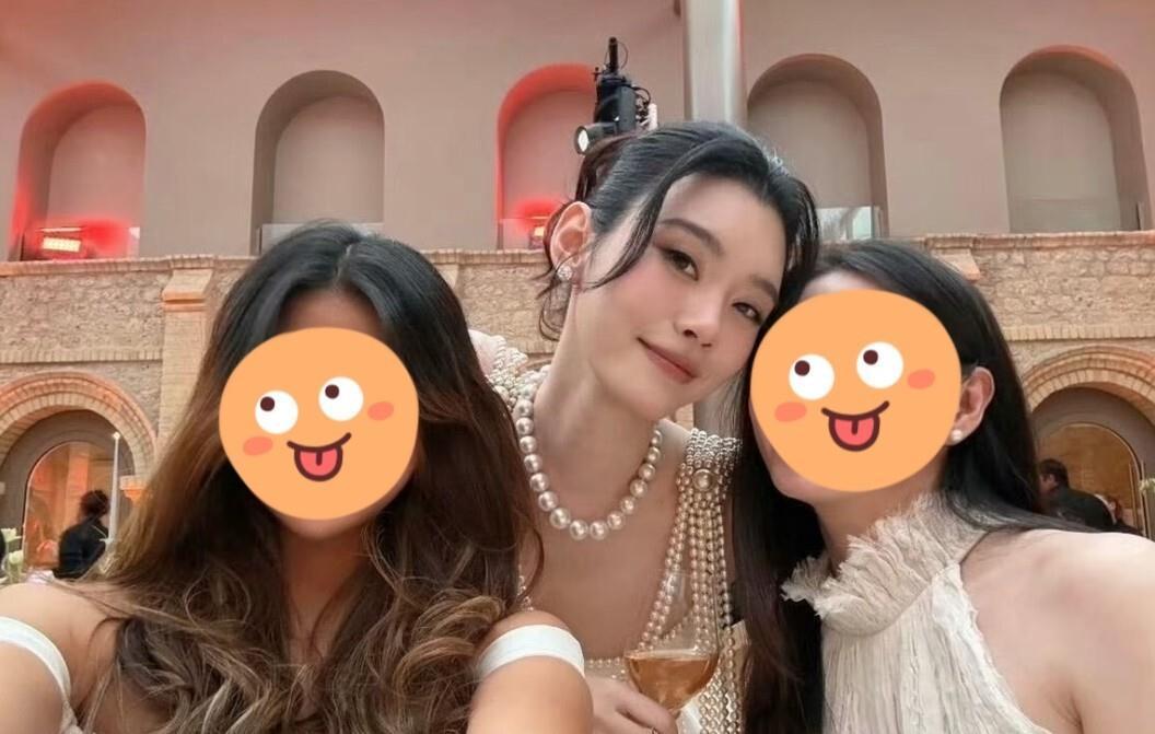 贝博体育-豪门婆婆有多豪？赌王送四太的传家澳白，儿媳大婚直接拿来撑场面